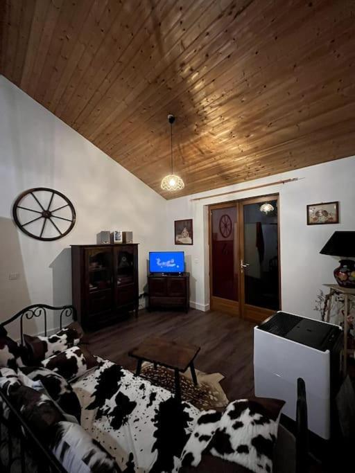 Chez Mamie Villa LʼIsle-Jourdain Kültér fotó